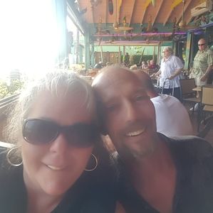 Meet your Posher, Thea